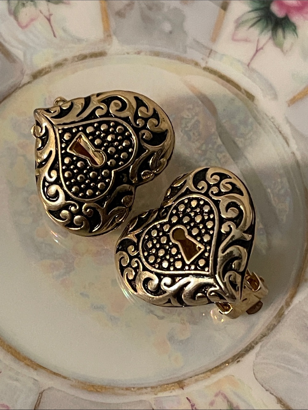 Vintage Ornate Gold-Tone Heart & Keyhole Clip On Earrings